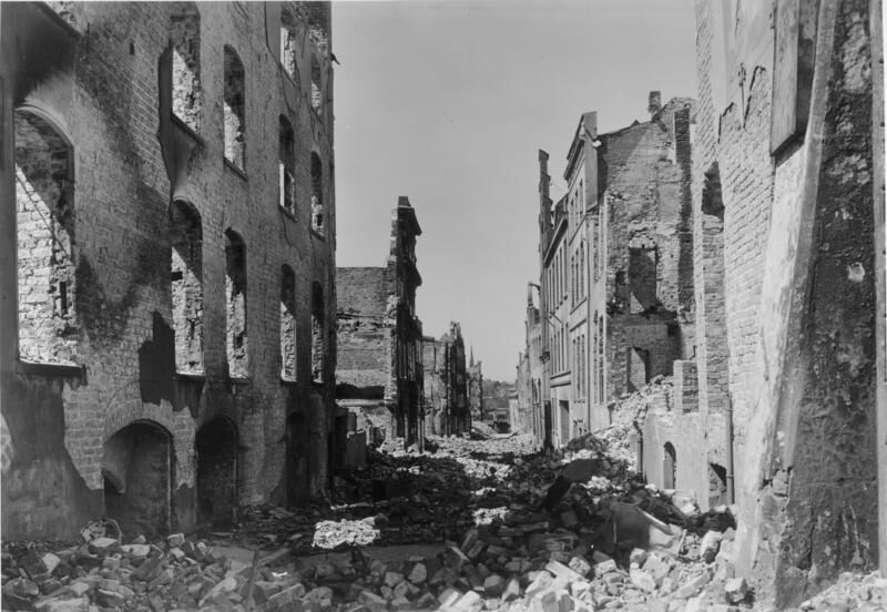Die kriegszerstörte Alfstraße
