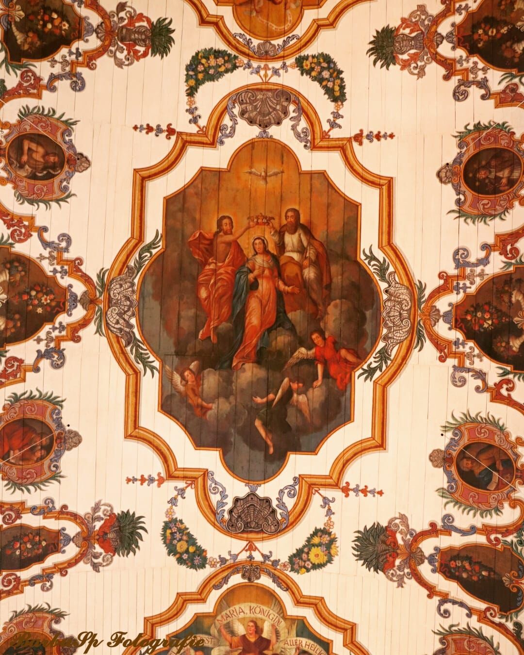 Marienkrönung an der Decke von Sankt Nikolaus in Siemerode